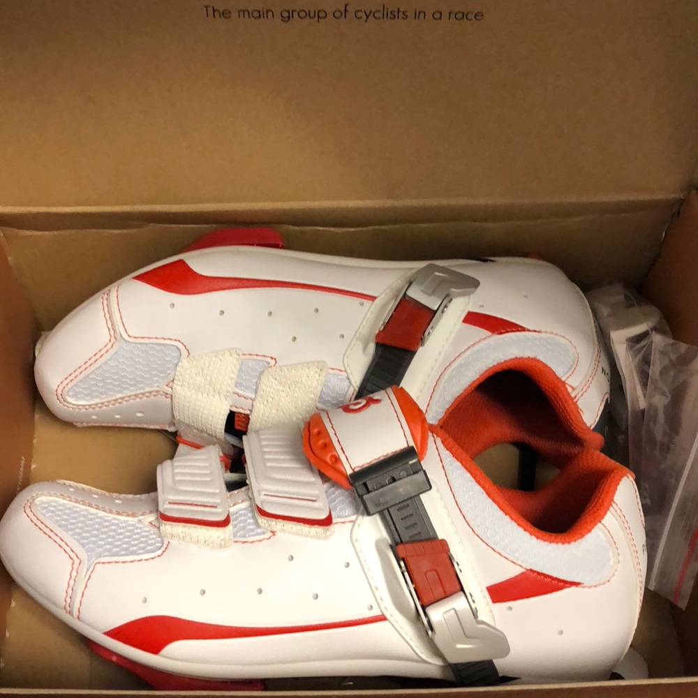 Cycling shoes - PELOTON SHOES BRAND NEW